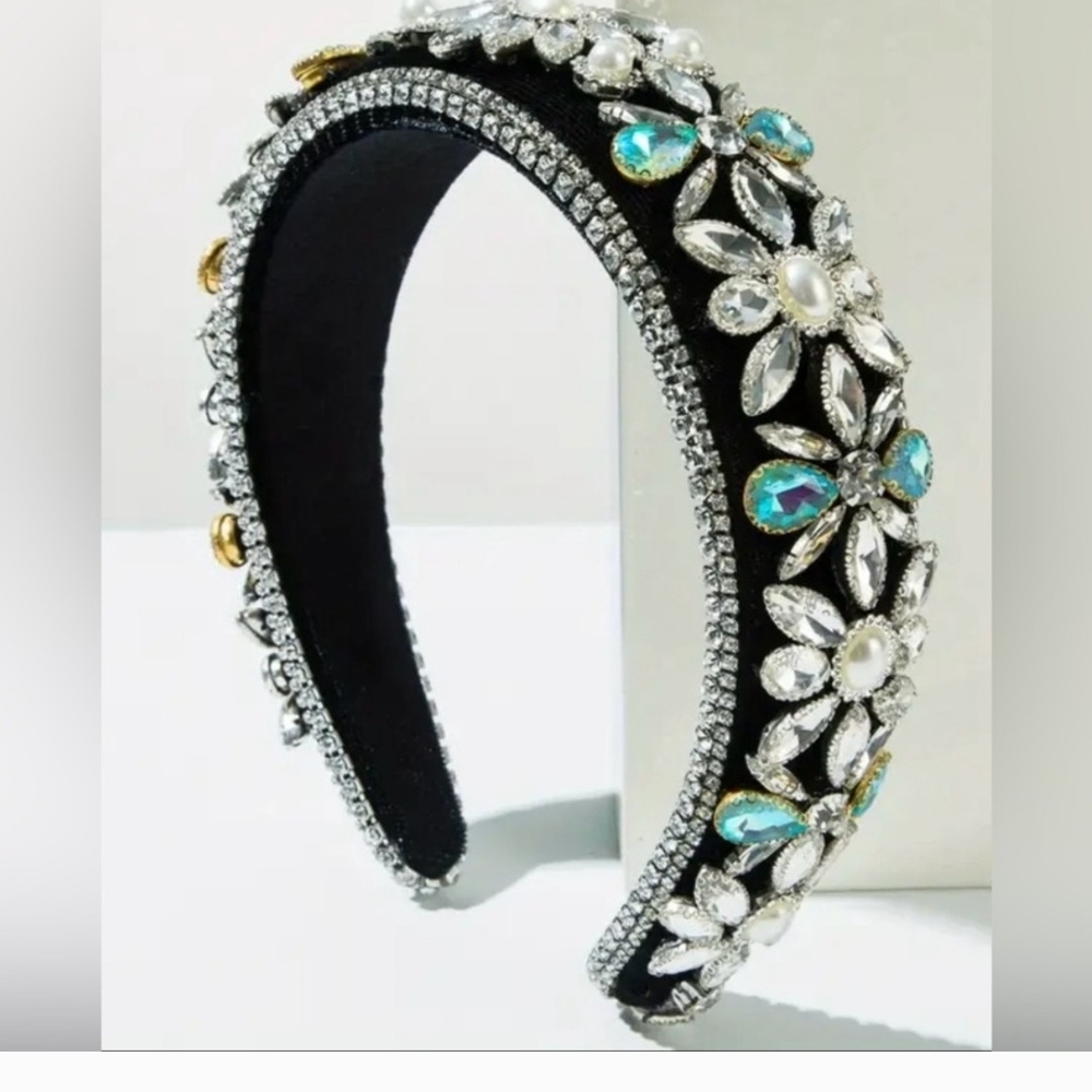 NEW Elegant Black and Blue Floral  Embellished Headband. NWOT